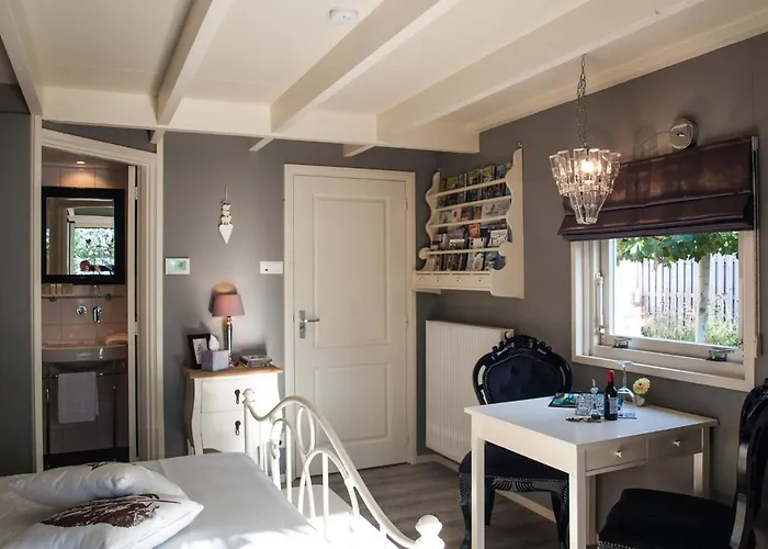 Bed & Breakfast De Schuur 3*